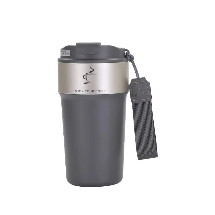 蓋付きのコーヒーマグ